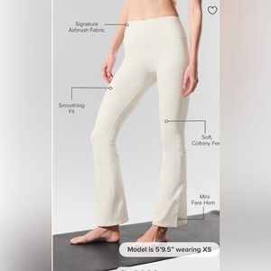 ALO Yoga Airbrush High Waist 7/8 Bootcut Legging in Ivory: M